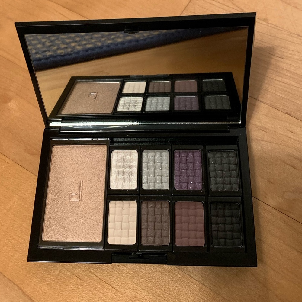 Doucce Eyeshadow Palette - BRAND NEW!